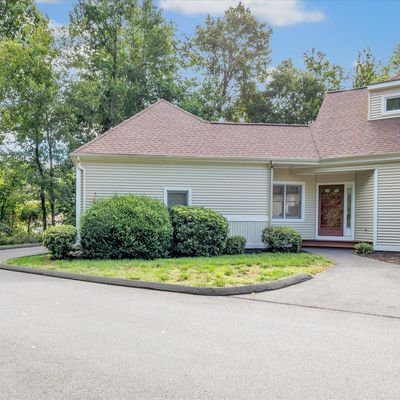 301 Summerfield Gardens #301, Shelton, CT 06484