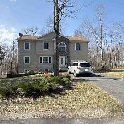 302 Leaf St, Tobyhanna, PA 18466