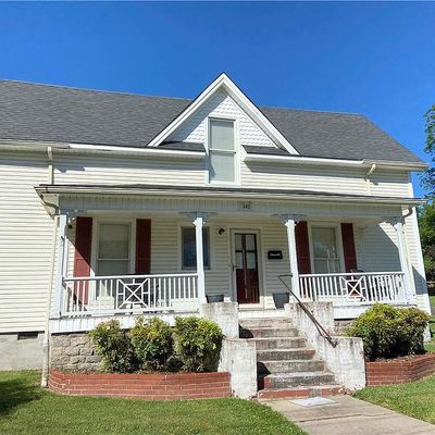 302 Spring St, Mount Airy, NC 27030