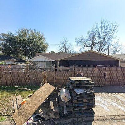 303 Ogilvie St, Houston, TX 77017