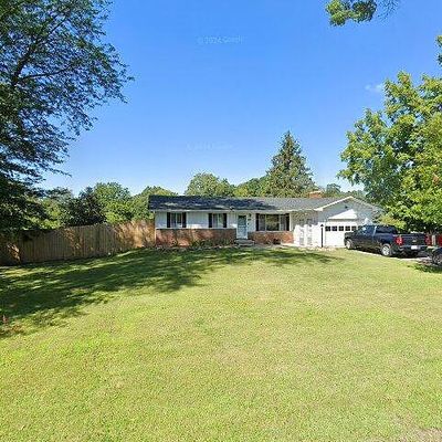 3038 County Farm Rd, Howell, MI 48843