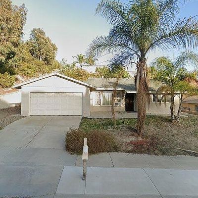 304 Foussat Rd, Oceanside, CA 92054