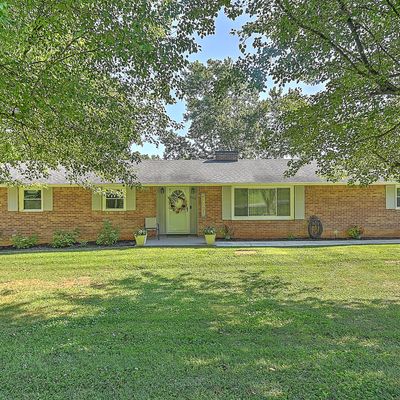 305 Poplar Cir, Bristol, TN 37620