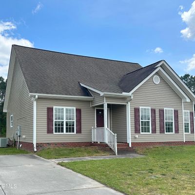 307 Northgate Dr, Washington, NC 27889