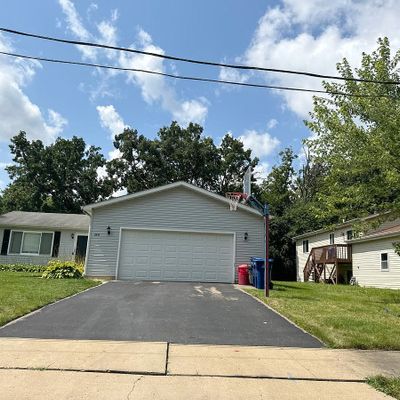 2616 Metropolitan Ave, Waukegan, IL 60087