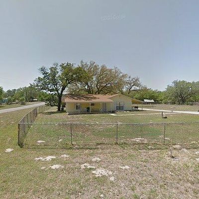 262 Long Creek Dr, Floresville, TX 78114