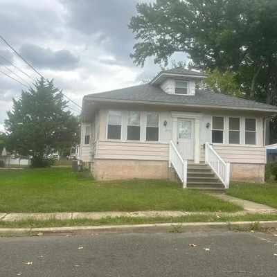 27 S Chestnut Ave, Maple Shade, NJ 08052