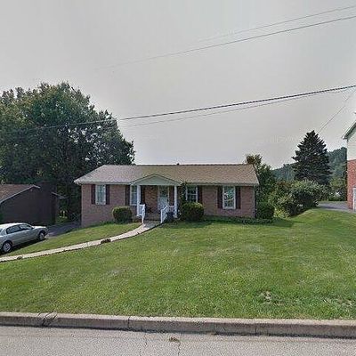 27 Waverly Dr, Greensburg, PA 15601