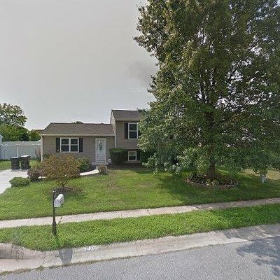 27 W Country Ln, Newark, DE 19702