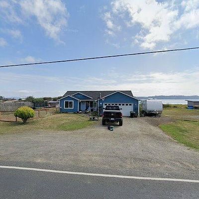 27000 Sandridge Rd, Ocean Park, WA 98640