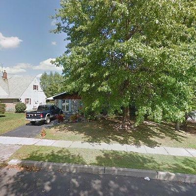 28 River Ln, Levittown, PA 19055