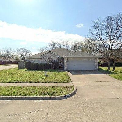 2805 White Oak Dr, Grand Prairie, TX 75052