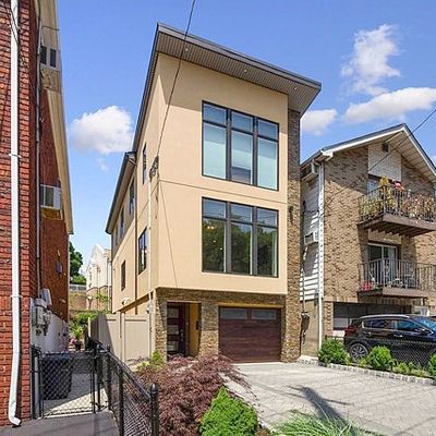 327 Gorge Rd, Cliffside Park, NJ 07010