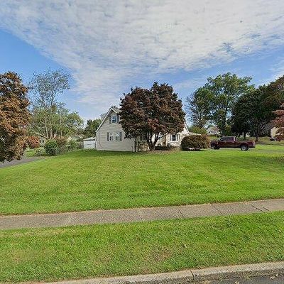 335 Paul Ln, Warminster, PA 18974