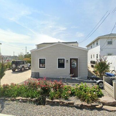 342 N 1 St St, Surf City, NJ 08008