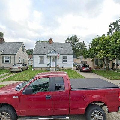 34252 Glover St, Wayne, MI 48184