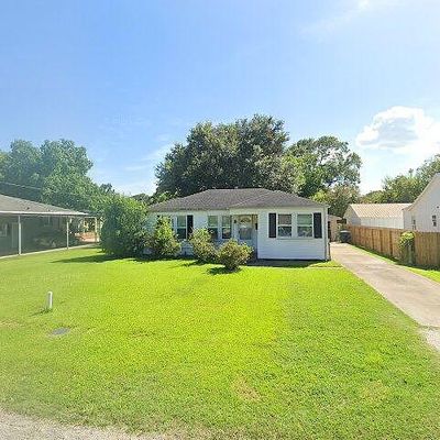 3121 Berry Ave, Groves, TX 77619