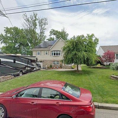 32 Claremont Ave, Colonia, NJ 07067