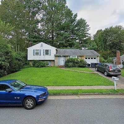 3233 Holly Berry Ct, Falls Church, VA 22042