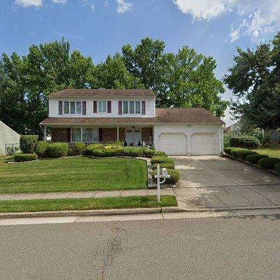 40 Stratford Cir, Edison, NJ 08820