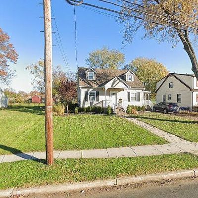 402 Southwick St, Raritan, NJ 08869