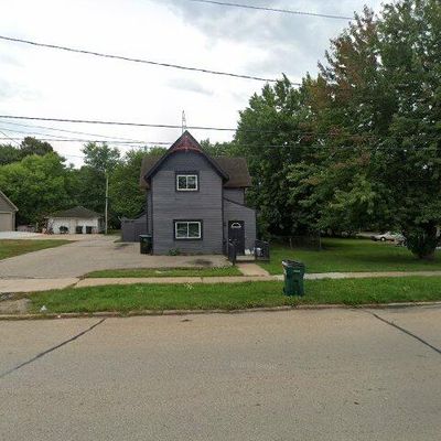 410 Mill St, Waupaca, WI 54981