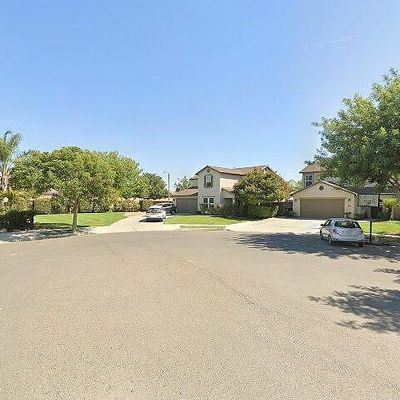 4109 W Rialto Ct, Visalia, CA 93277