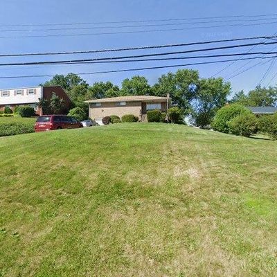 413 Sharon Rd, Coraopolis, PA 15108