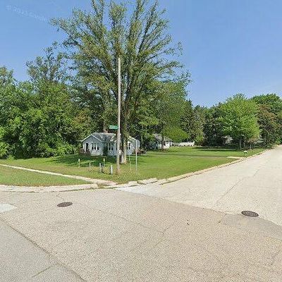 415 Albee Ln, Midland, MI 48640