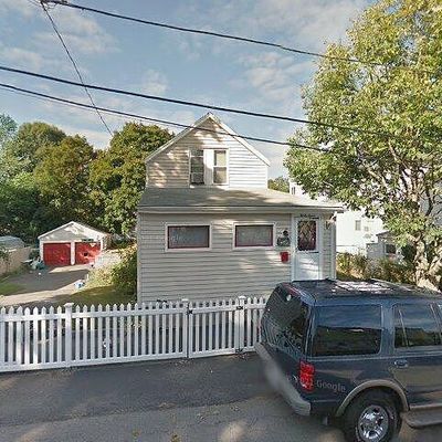 37 Weymouth St, Quincy, MA 02169