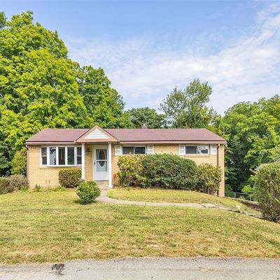 378 Colonial Manor Rd, Irwin, PA 15642