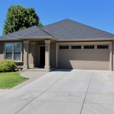 3827 Creek Mont Dr, Medford, OR 97504