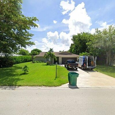 4553 Lakewood Blvd, Naples, FL 34112