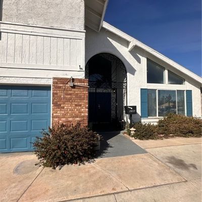 4594 E Rochelle Ave, Las Vegas, NV 89121