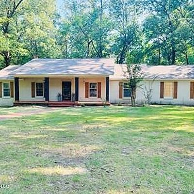 461 Robin Rd Road, Grenada, MS 38901