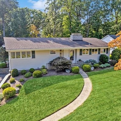 5 Deer Path, Green Brook, NJ 08812