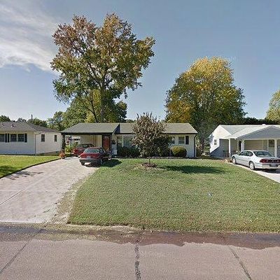 5 Glynn Dr, Florissant, MO 63031