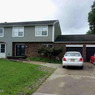 5 Village Dr, Matawan, NJ 07747