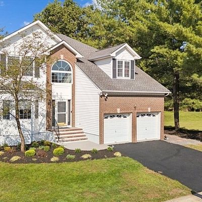 5 Woodward Dr, Bridgewater, NJ 08807