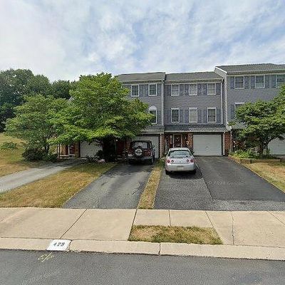 425 Harvest Dr, York, PA 17404