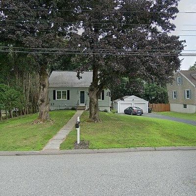 43 Flyers Dr, Norwich, CT 06360