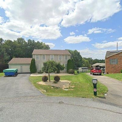 435 Village Pl, Hagerstown, MD 21742