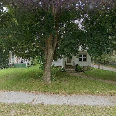 438 Center St, Waupaca, WI 54981