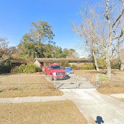 547 Baisden Rd, Jacksonville, FL 32218