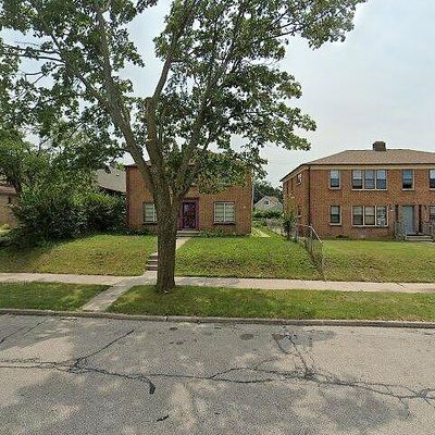 5609 W Wisconsin Ave, Milwaukee, WI 53213