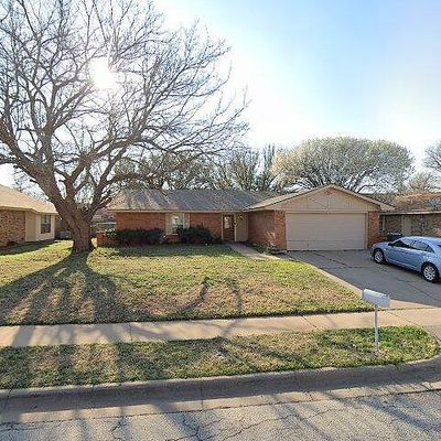 5808 Briargrove Dr, Wichita Falls, TX 76310