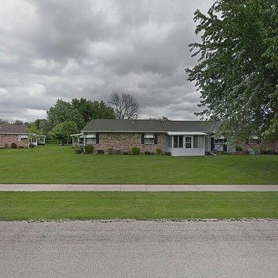 5882 Leisure South Dr Se, Grand Rapids, MI 49548