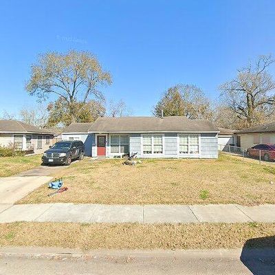 5927 Belarbor St, Houston, TX 77033