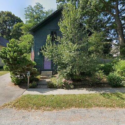 52 Spring St, Wakefield, RI 02879