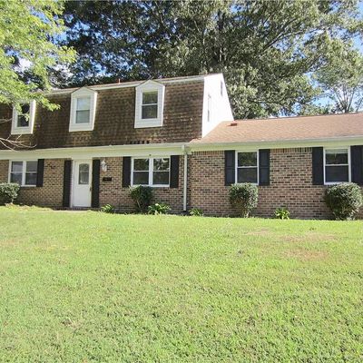 521 Pondview Cir, Virginia Beach, VA 23452